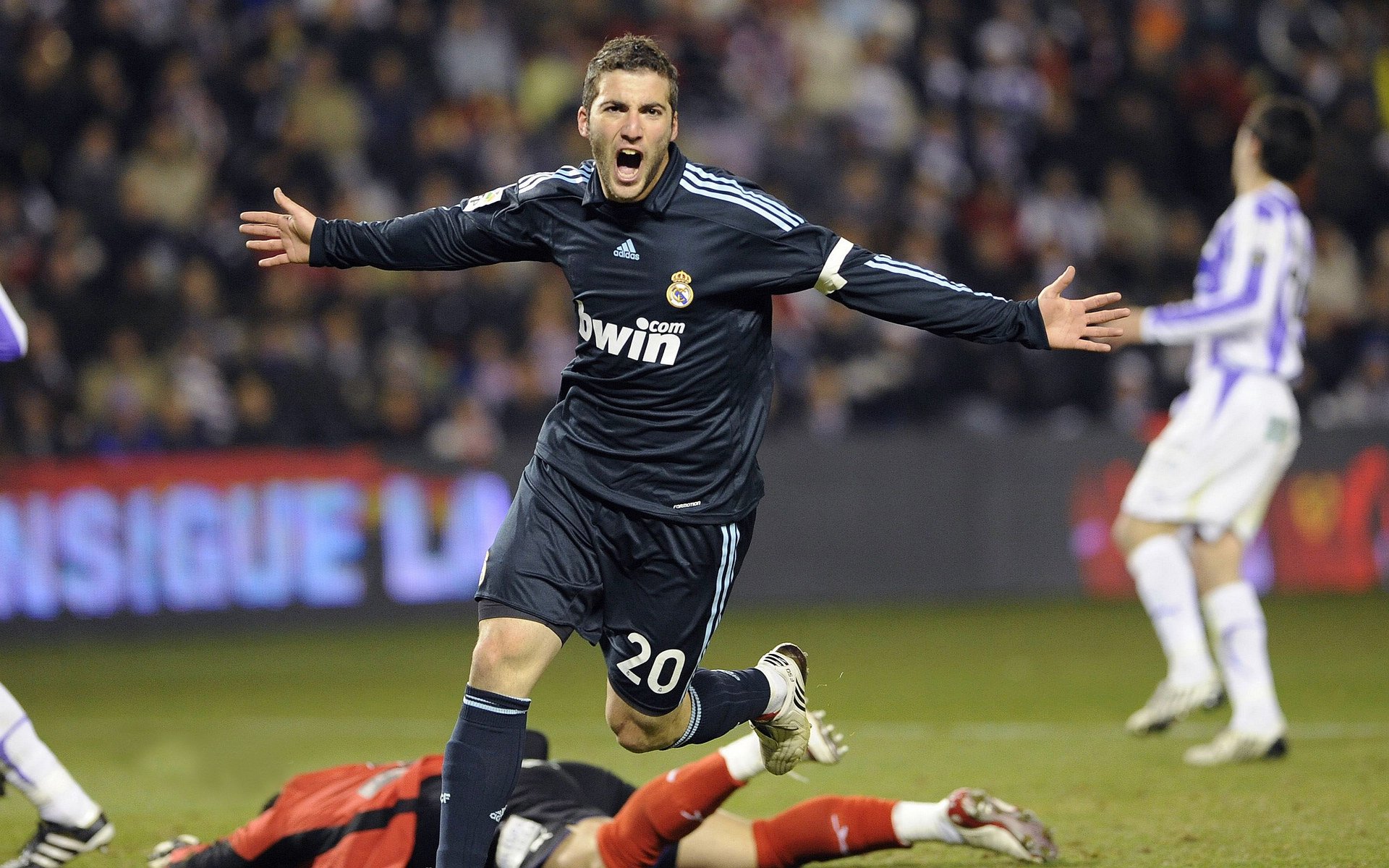 意甲赛场看到的最精彩过人技巧,意甲精彩进球集锦